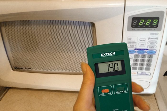 How to detect microwave radiation with Bolometer